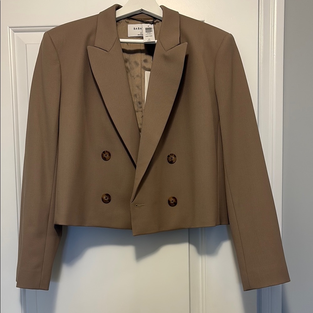 Aritzia Babaton Cropped Double-Breasted Blazer in Taupe